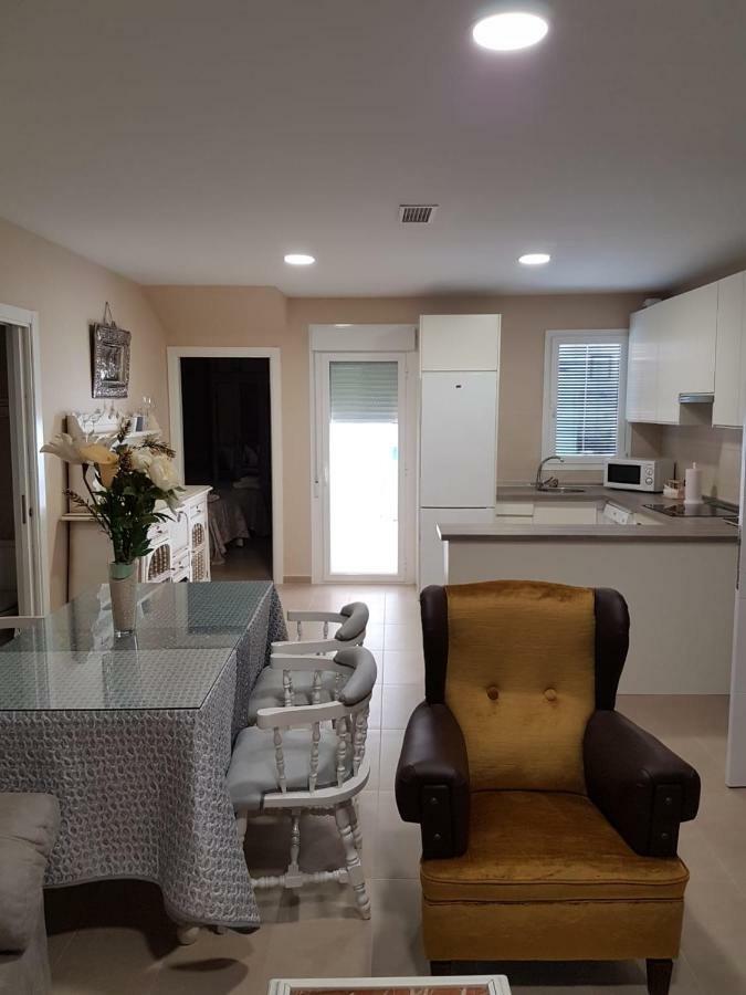 Apartamentos Hela Arjona Eksteriør billede