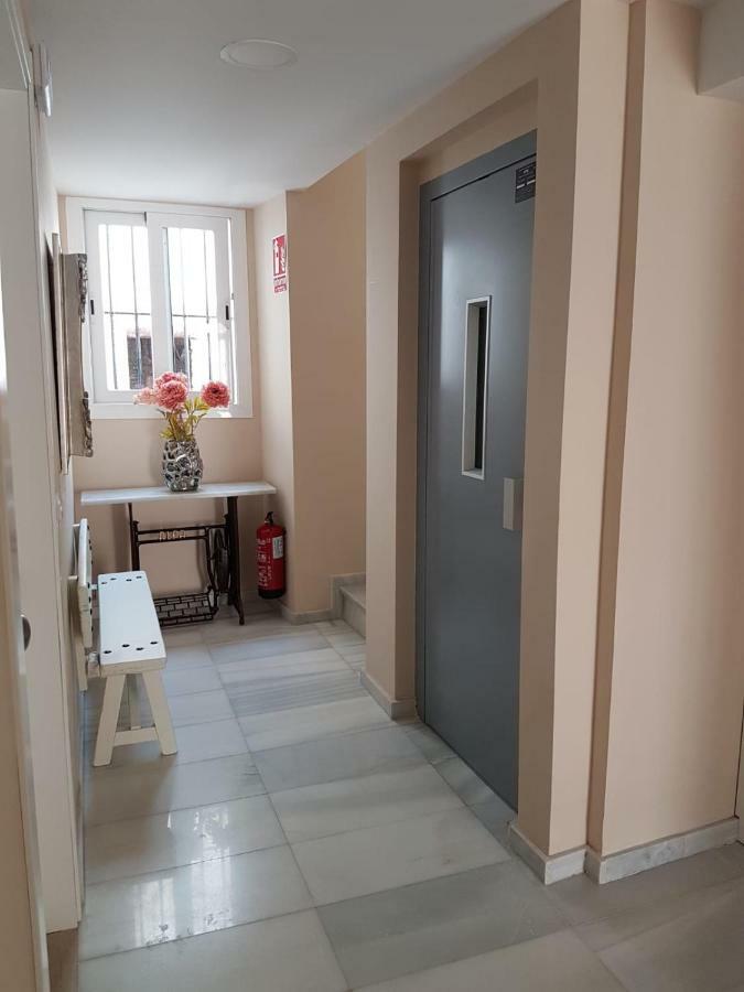 Apartamentos Hela Arjona Eksteriør billede